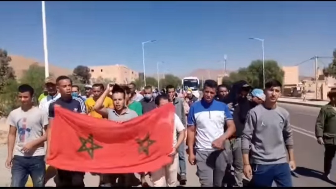 الترامي على أراضي الجموع يدفع إلى احتجاجٍ بجماعة كرس تعلالين.